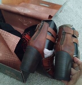 Free bird leather heels 7